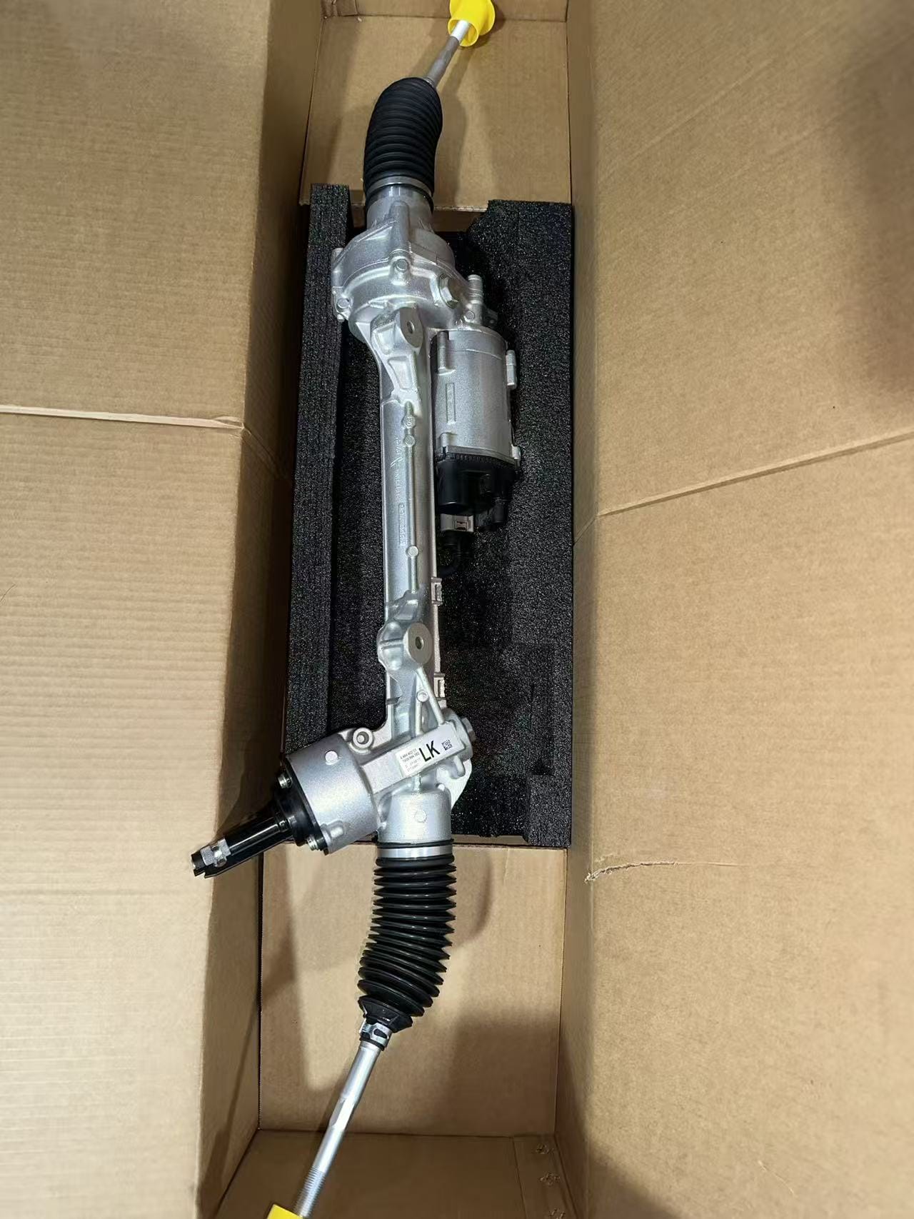 Power steering gear box for BMW F30