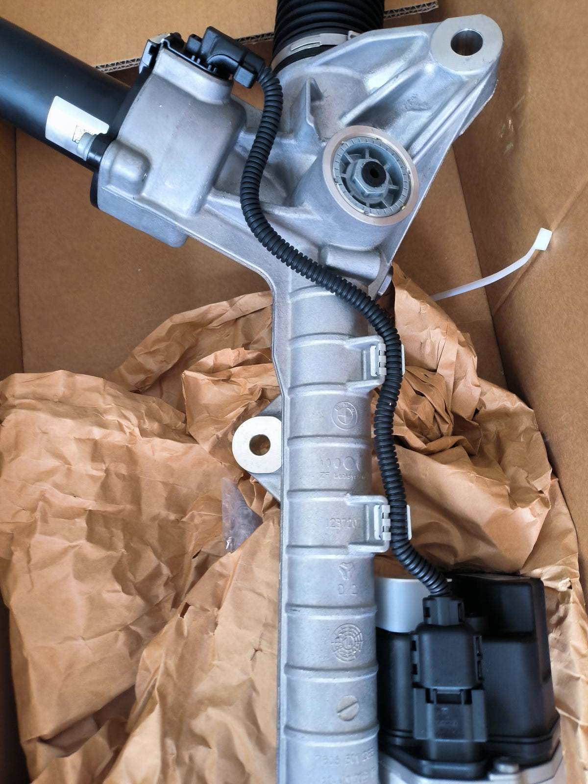 Casetă de direcție electrică asistată nouă LHD pentru BMW F01 F02 F06 F07 F10 F11 F12 F13 2WD OE# 32106883546 32106870788 32106883543